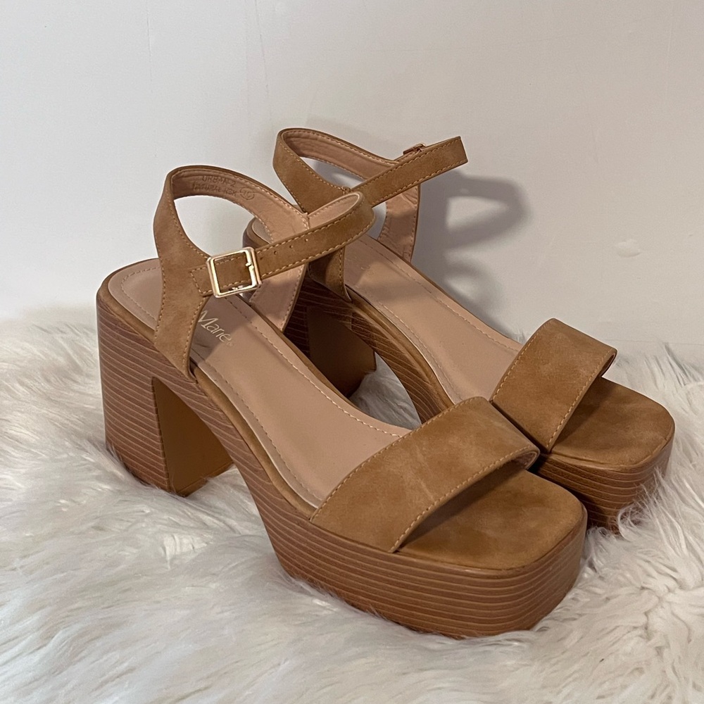 Y2K Bella Marie chunky heels size 10